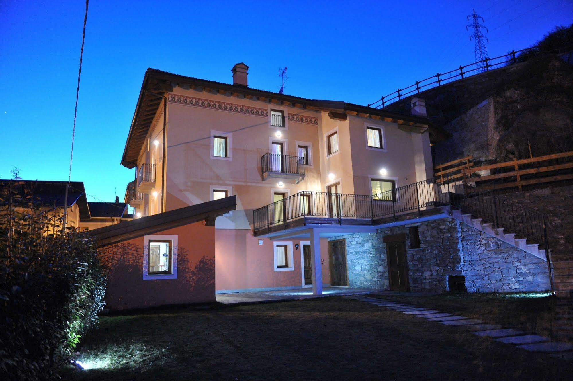 Au Berceau Du Bien-Etre Villa Chambave Екстериор снимка