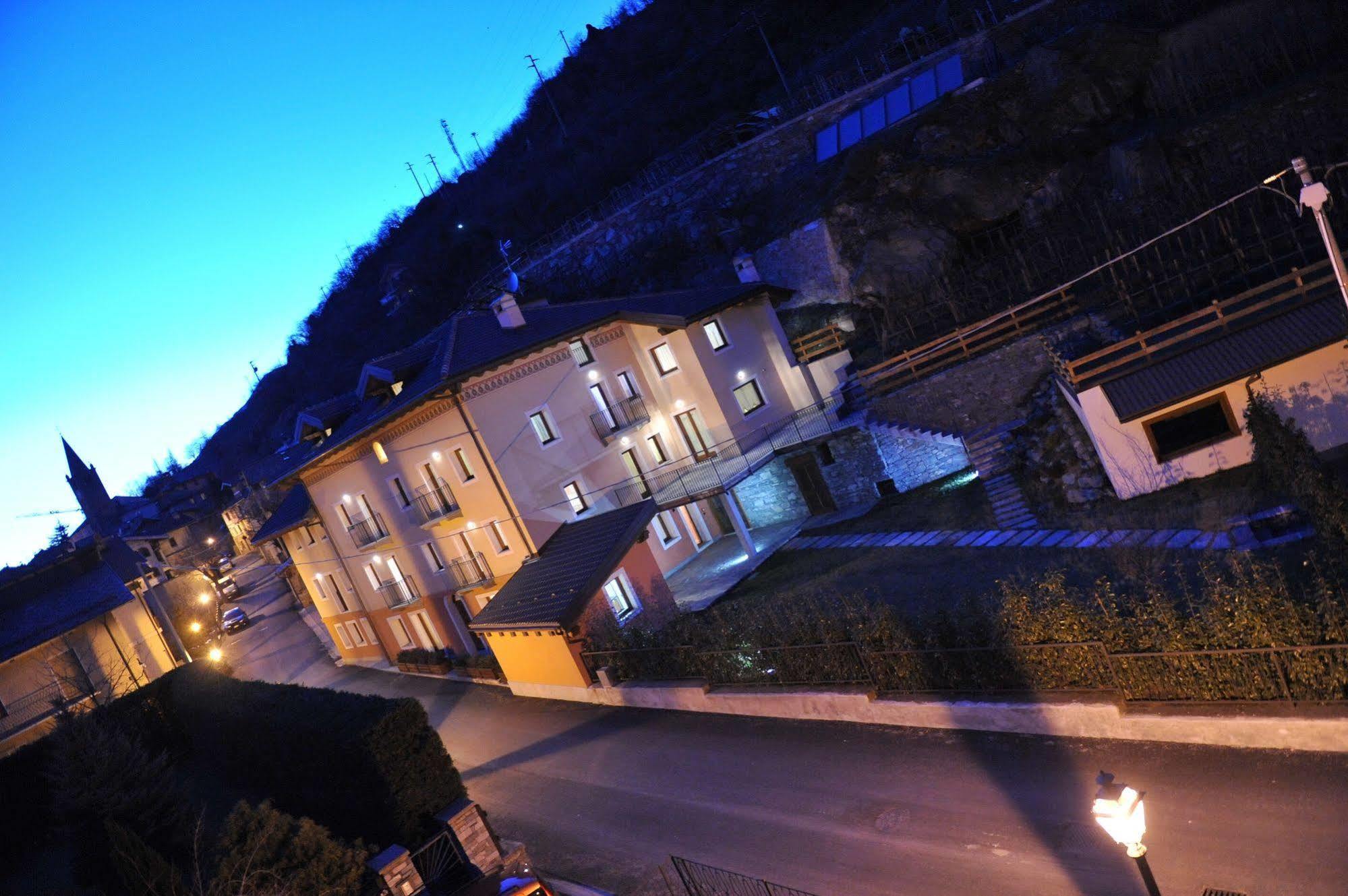 Au Berceau Du Bien-Etre Villa Chambave Екстериор снимка